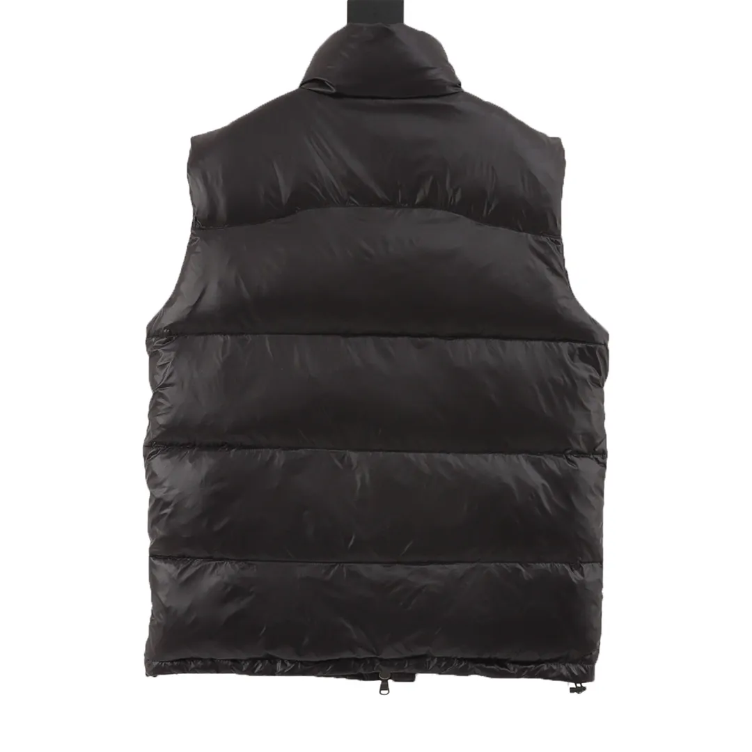 P660 RALPH LAUREN/Ralph Lauren 24FW R51 pony logo embroidered down vest-paint black/matte black/matte navy. Full of high-end look and feel, simple but not minimalist. Both the fabric material and the overall outline have both fashionable styling and good cold protection effect, and bring comfortable wearing experience and feeling. It can concave shape and keep warm, three-dimensional and full, highly practical, filled with white duck down inside, same style for men and women, three standards of customized accessories SIZE：M-XXL